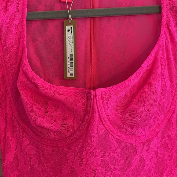 Lace Skims Dress - Picture 6 of 10